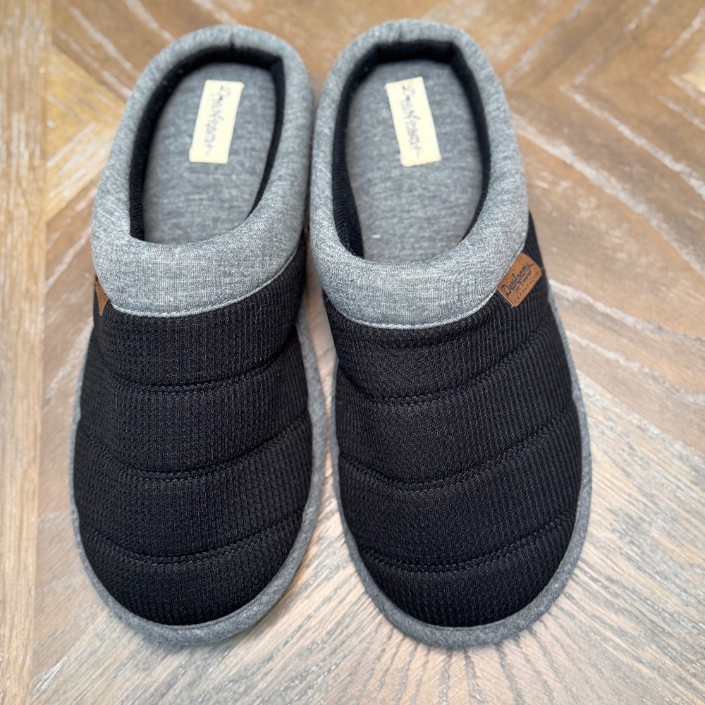 Men’s cozy comfort dearfoam slip on black 9-10